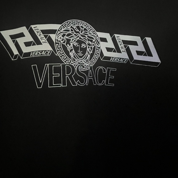 A black medusa Versace sweater - Picture 2 of 4